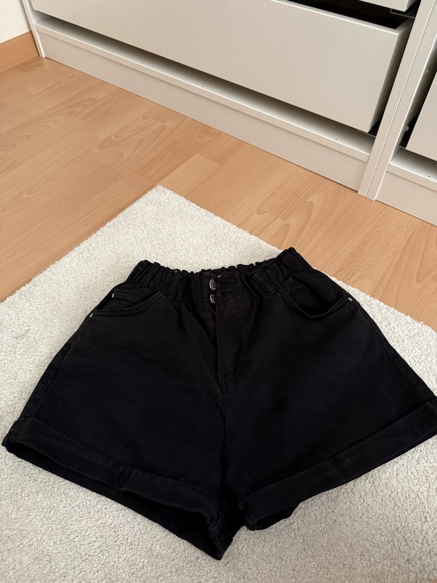 Pantaloni: Damen Shorts schwarz Grösse M – Nuovo (secondo la descrizione) da Alpnach Dorf venduto da beauty87 1