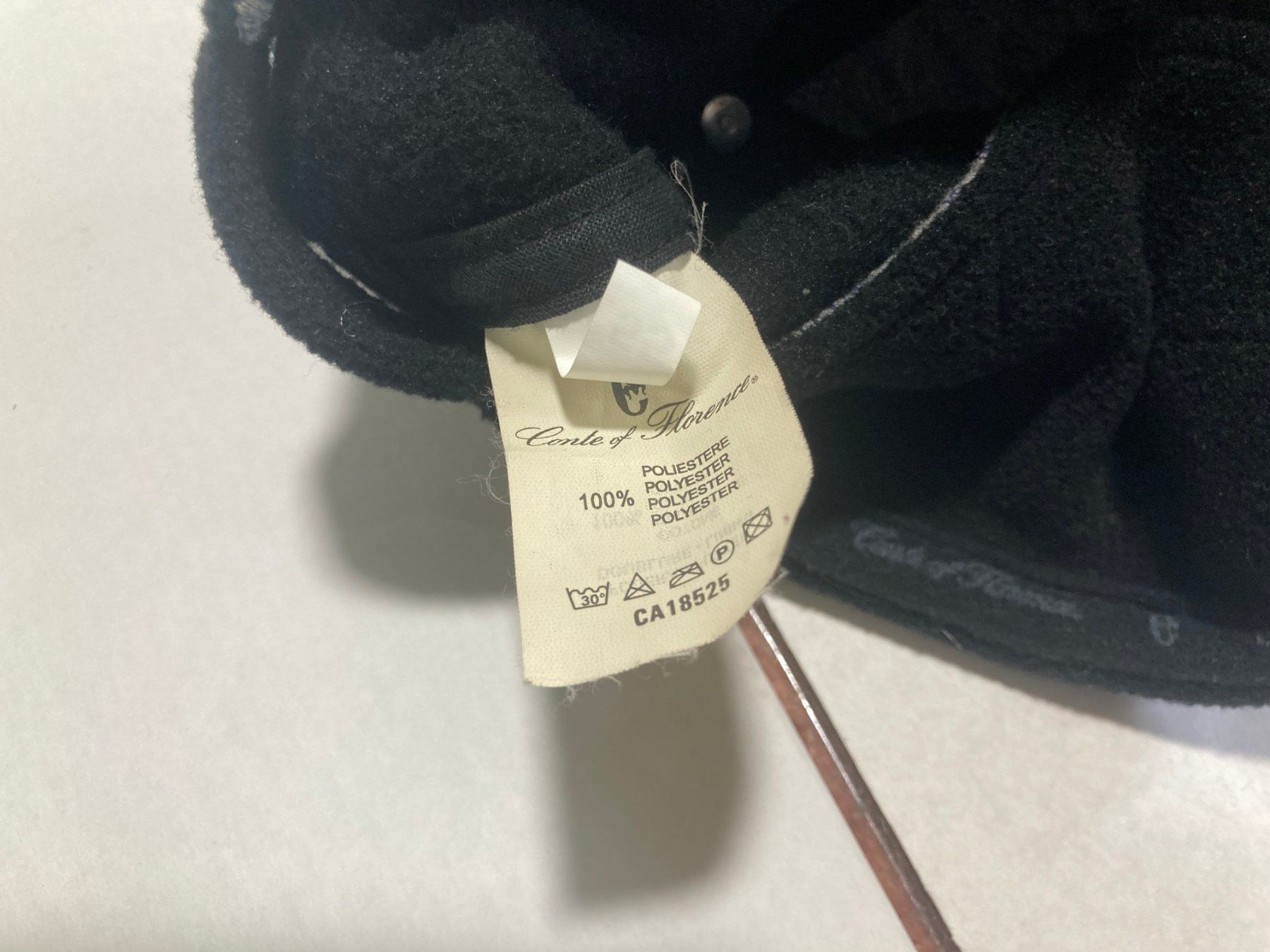 Copricapi, berretti & cappellini: Compte de Florence fleece Mütze – Usato da Zürich venduto da le_souk 3