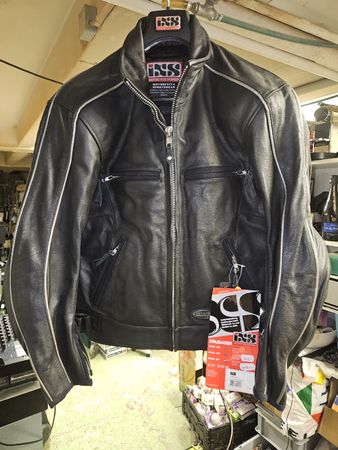 Neue ISS Motorrad Jacke Leder Schwarz Grösse L  (D)
