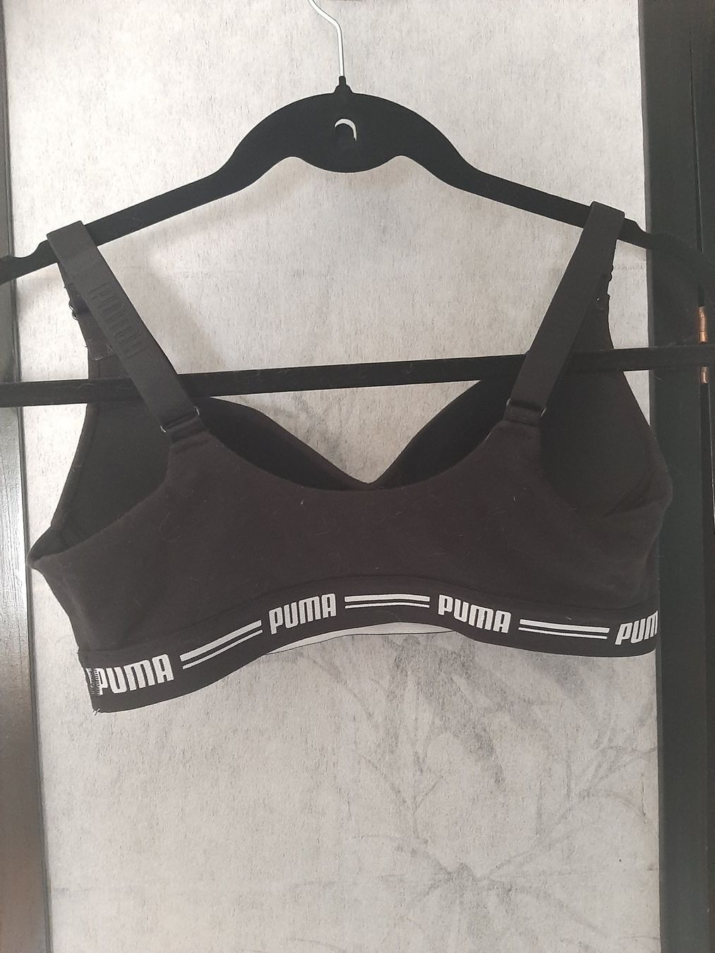 Puma Top: Puma, sport bra Gr.M – Usato da Sugiez venduto da RicardoStoleMyData