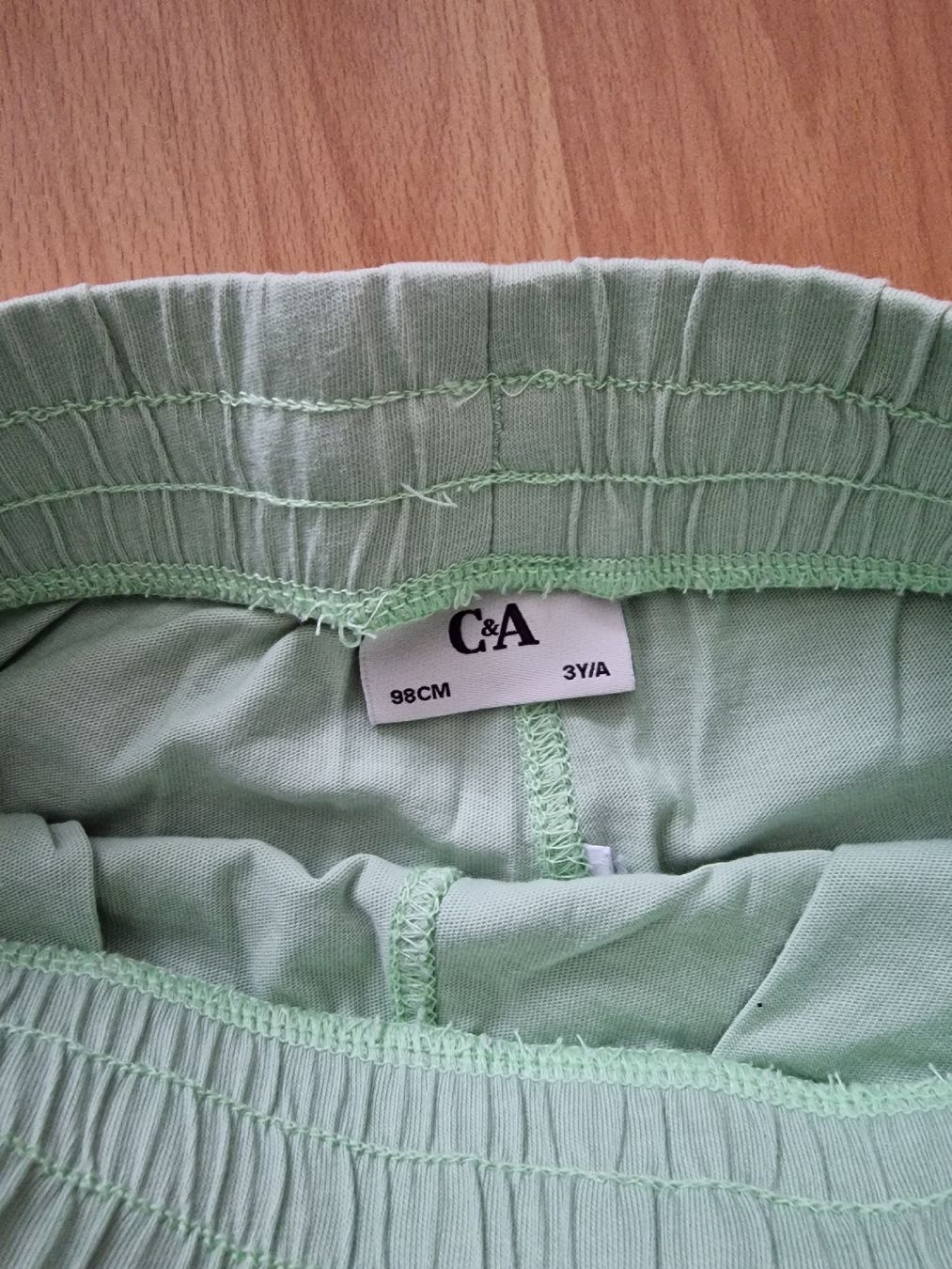 C&A Pantaloni: Kurze Hose 98 – Usato da Schliern b. Köniz venduto da Jemy94 1