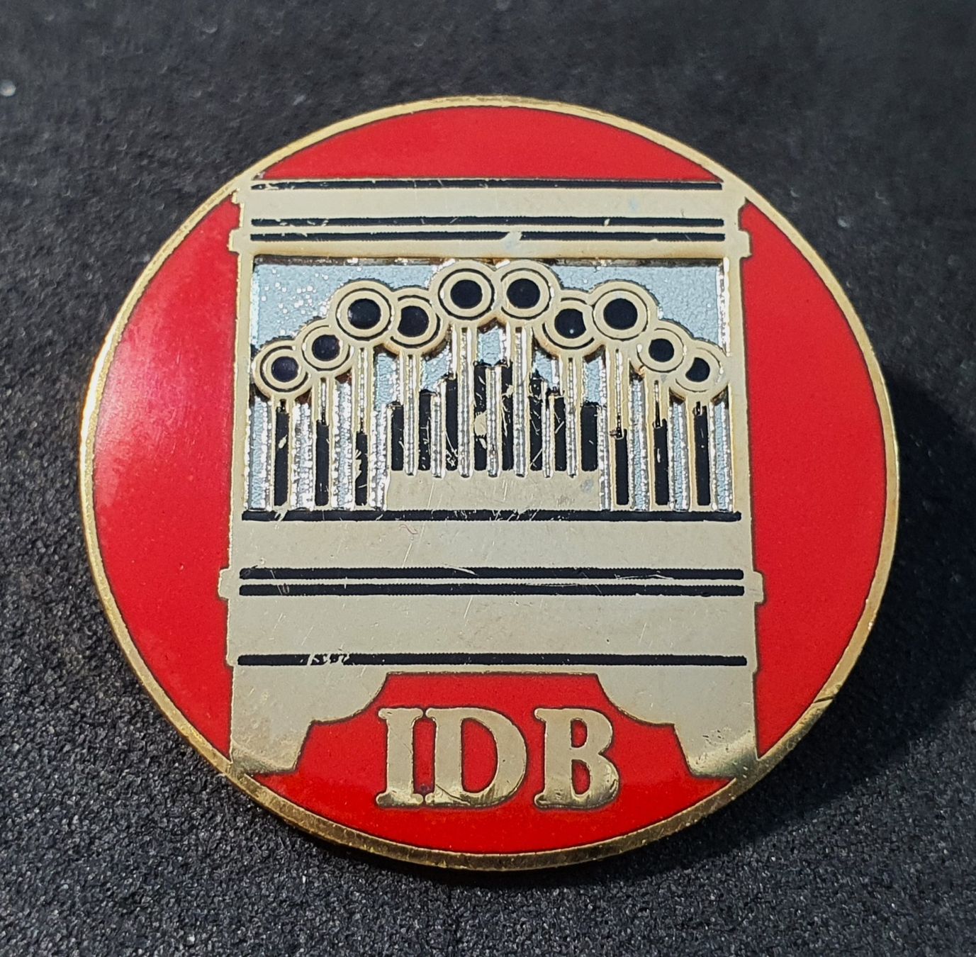 Plaketten & Abzeichen: Y083 - Pin Drehorgel IDB – Gebraucht aus Reinach BL von Boston-Verkauf