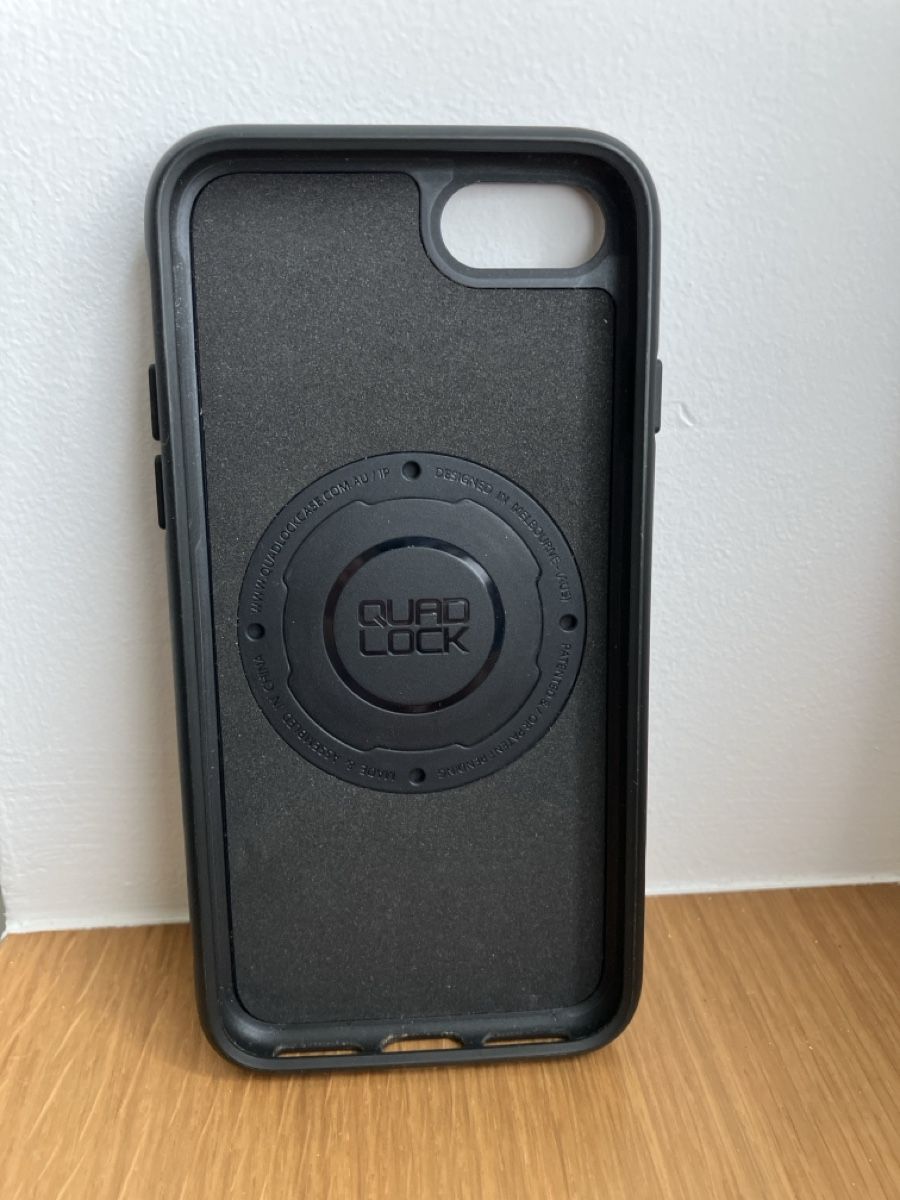 Quad Lock Covers & Schutzfolien: Quadlock Hülle iPhone SE – Gebraucht aus Zürich von dapaula 1