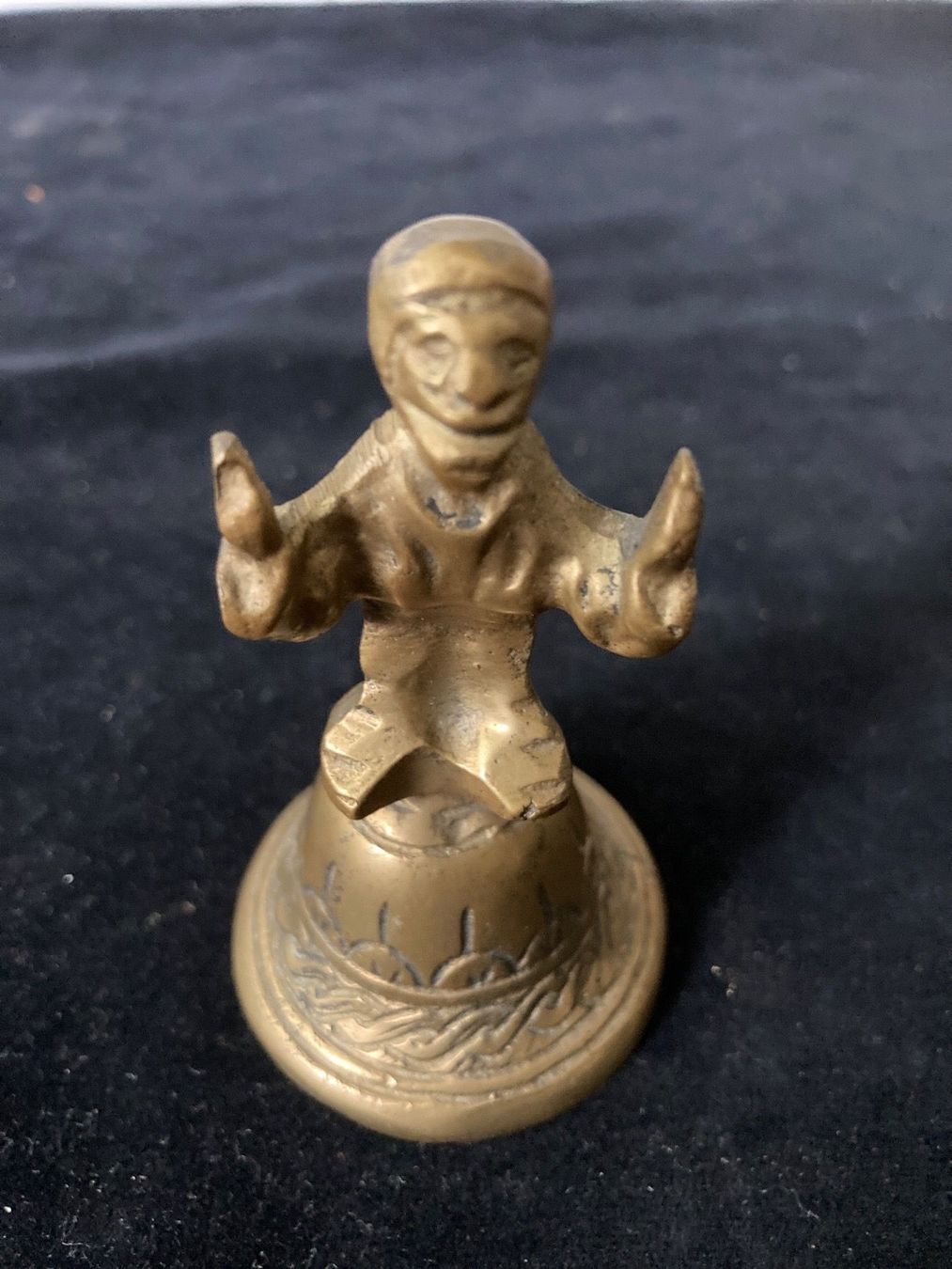 Cloches & sonnailles: Kleine, ältere Messing-Glocke – D'occasion à Zürich par Chaeffeler