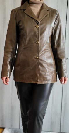 Veste en cuir pour femme.