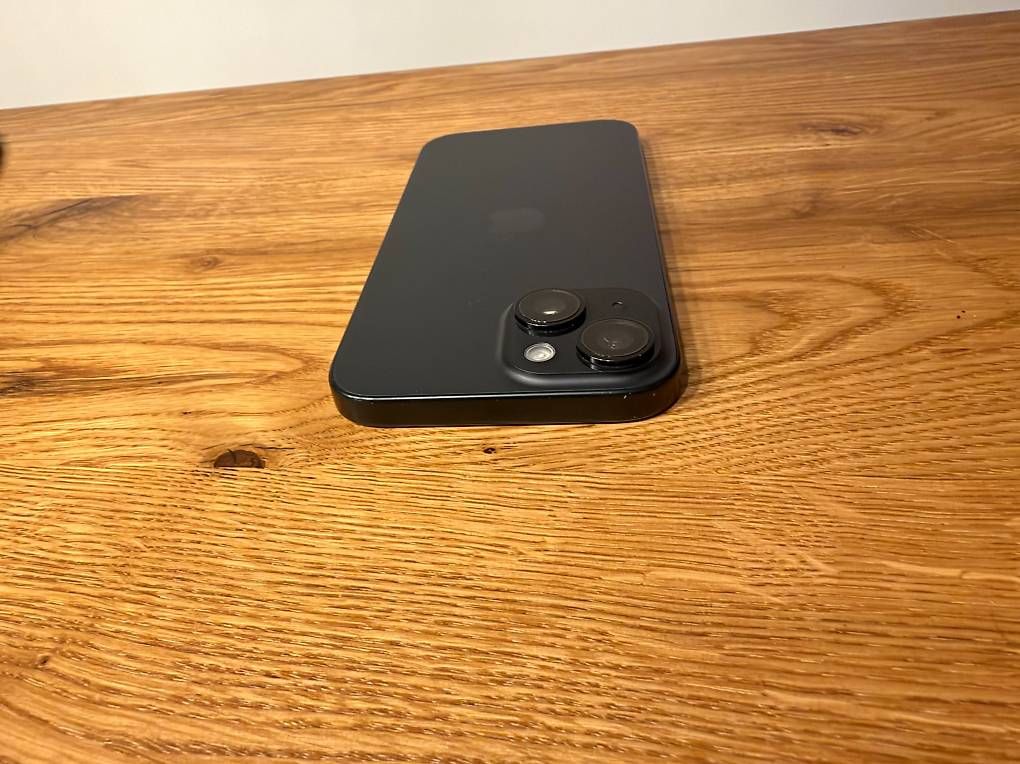 Portables: iPhone 15 128GB Black – D'occasion à Birmensdorf ZH par kuba_cz 3