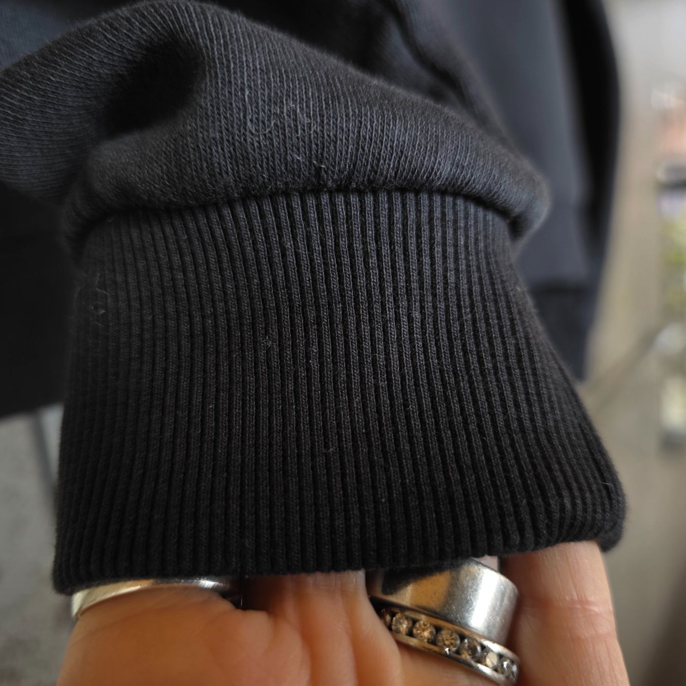 Maglioni & Felpe: 🐸 PINE RIDGE PULLOVER S SCHWARZ MIT PRINT – Nuovo (secondo la descrizione) da Môtier (Vully) venduto da Frogs 4