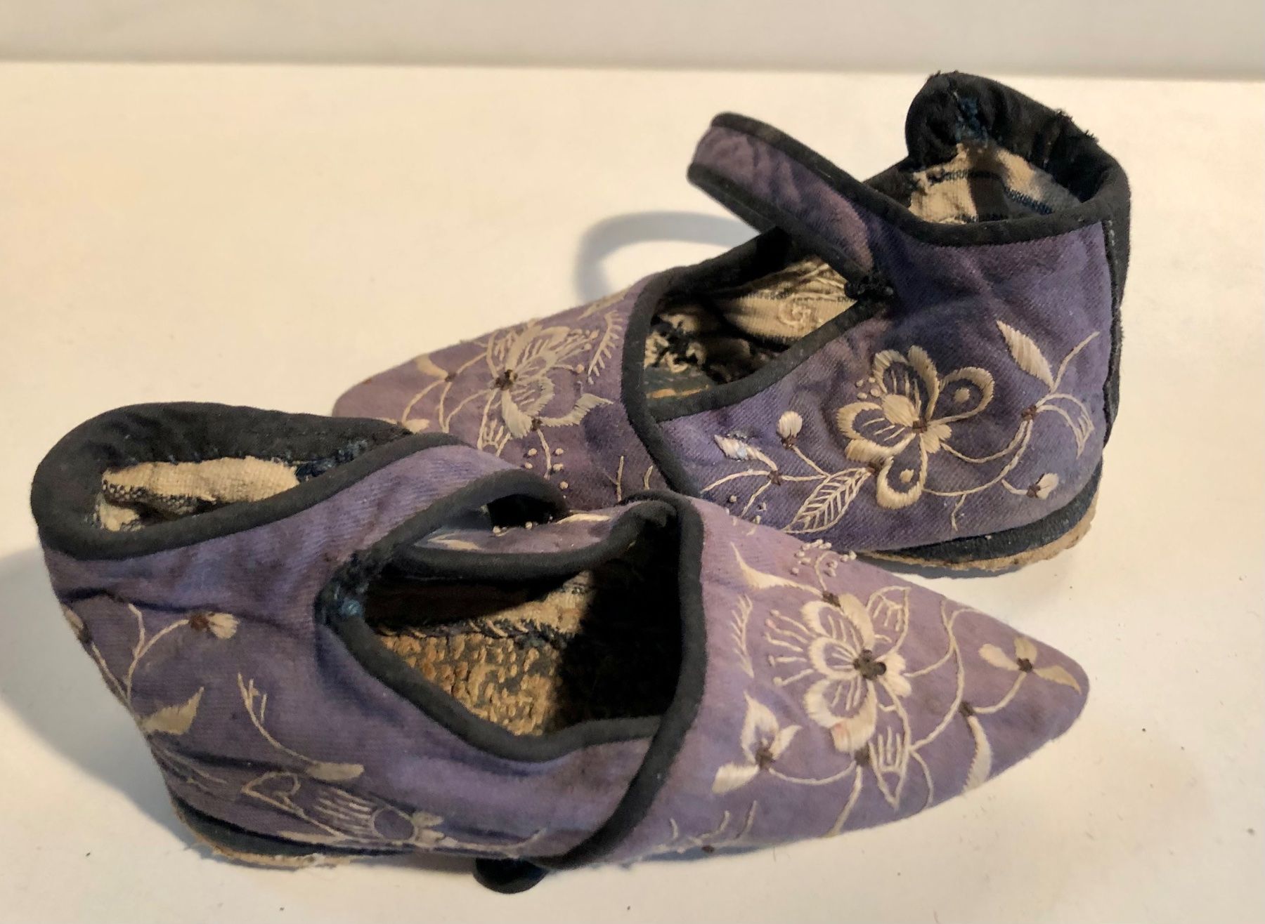 Damenschuhe: China Textil Lilienschuhe antik – Gebraucht aus Basel von chinarh891 1