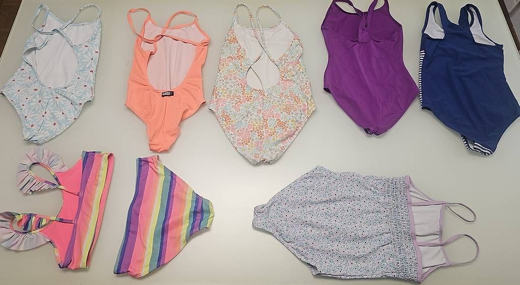 Costumi da bagno & Bikini: Badekleidset 8teilig Mädchen – Usato da Münchenbuchsee venduto da Bussistyle 1