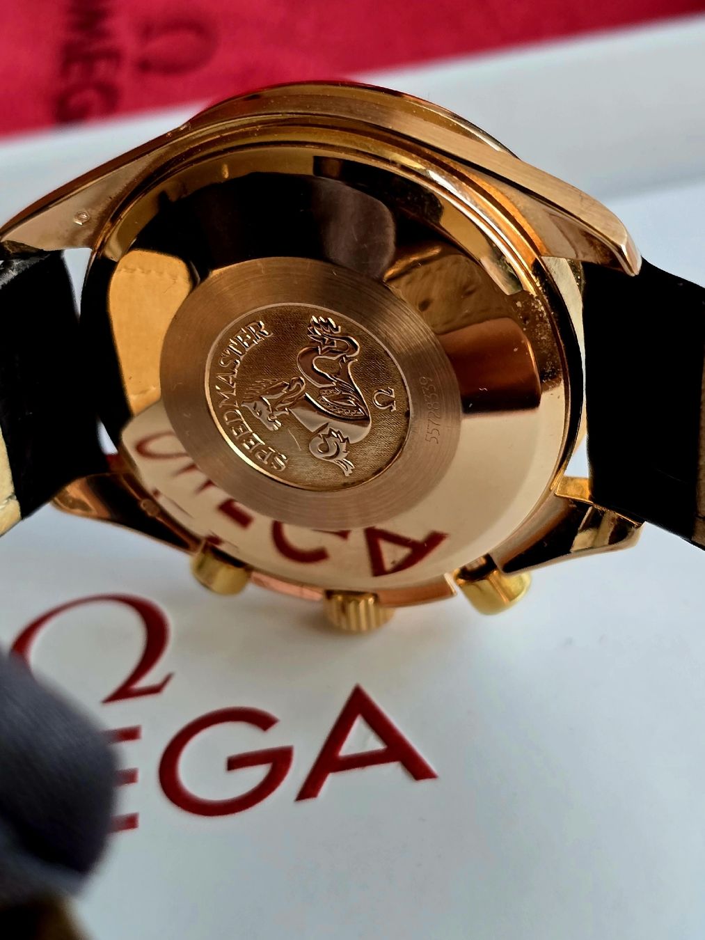 Omega Orologi: Omega Speedmaster Triple Date 18K Gold – Usato da Basel venduto da TimelessWanderer 5