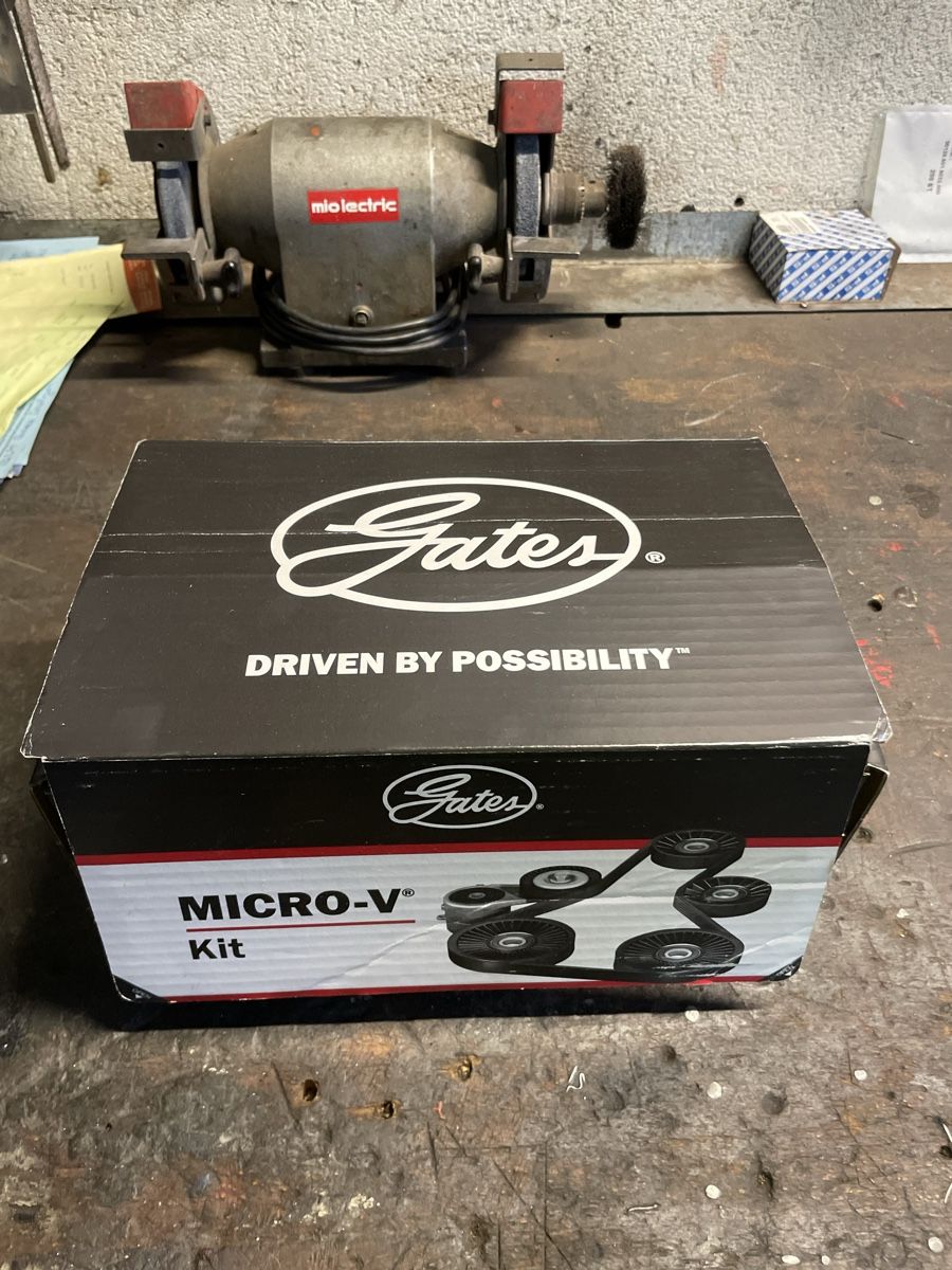 Ford Tutti pezzi di ricambio auto: Keilrippenriemensatz Ford – Nuovo e nell'imballaggio originale da Fulenbach venduto da MF-Fan 1