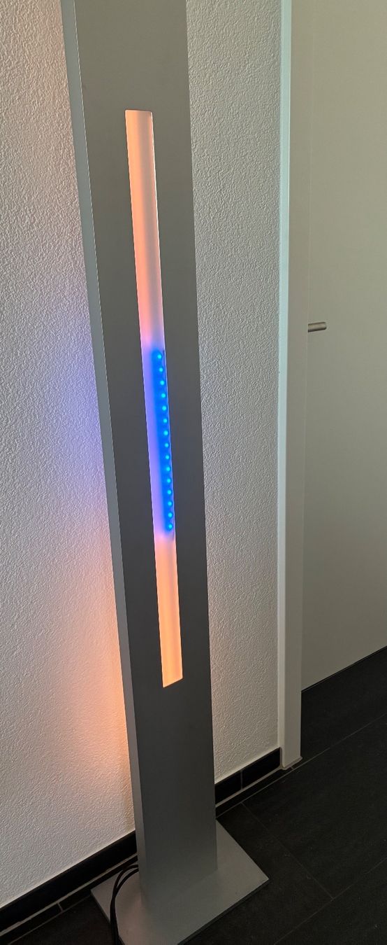 Lampade: Stehleuchte Modern Aluminium – Usato da Ersigen venduto da Texmex2 2