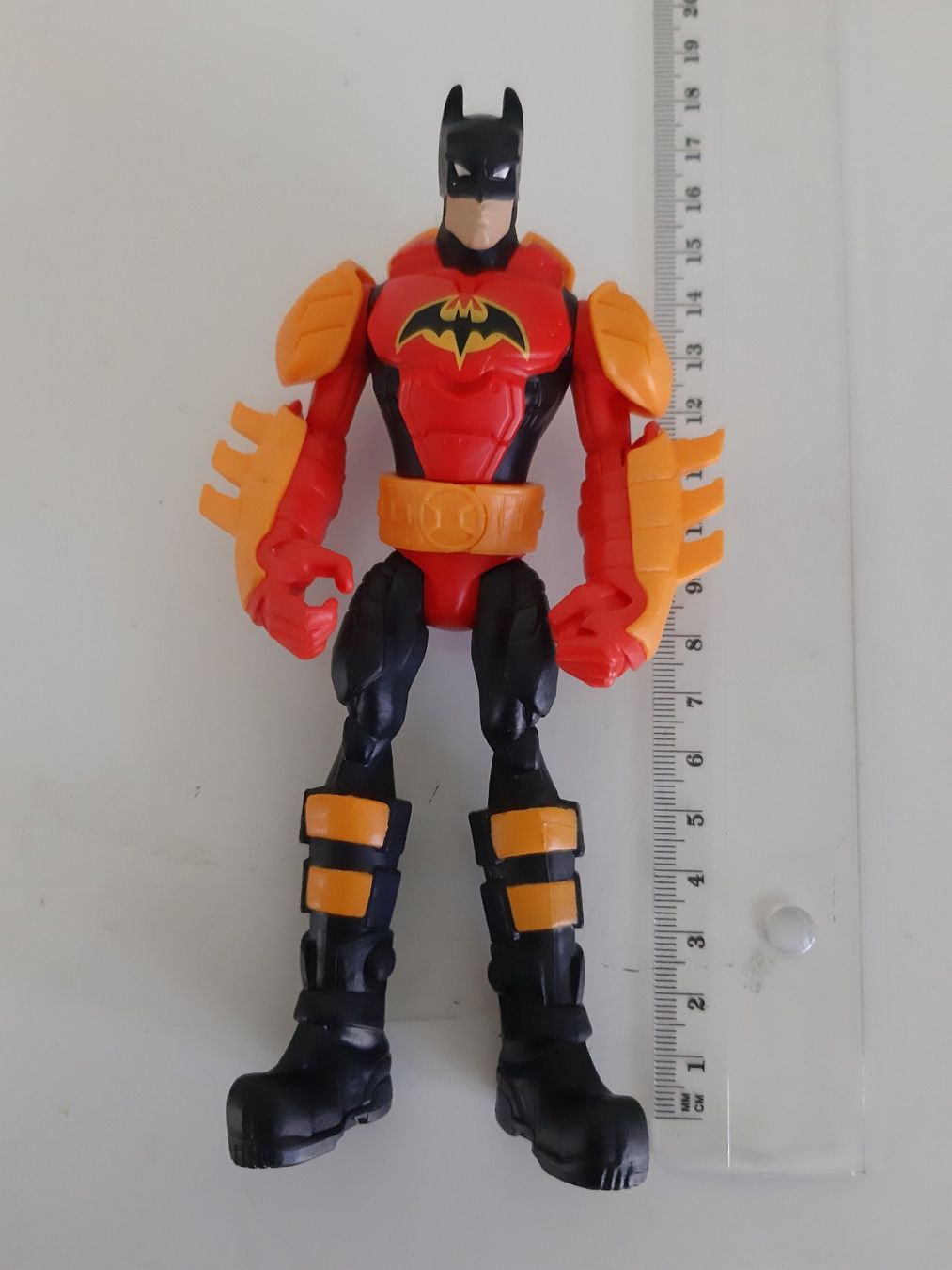 Statuette: Total Armor Batman Orange and Black Figure 2011 – Usato da Buchs SG venduto da Bray_Law 4