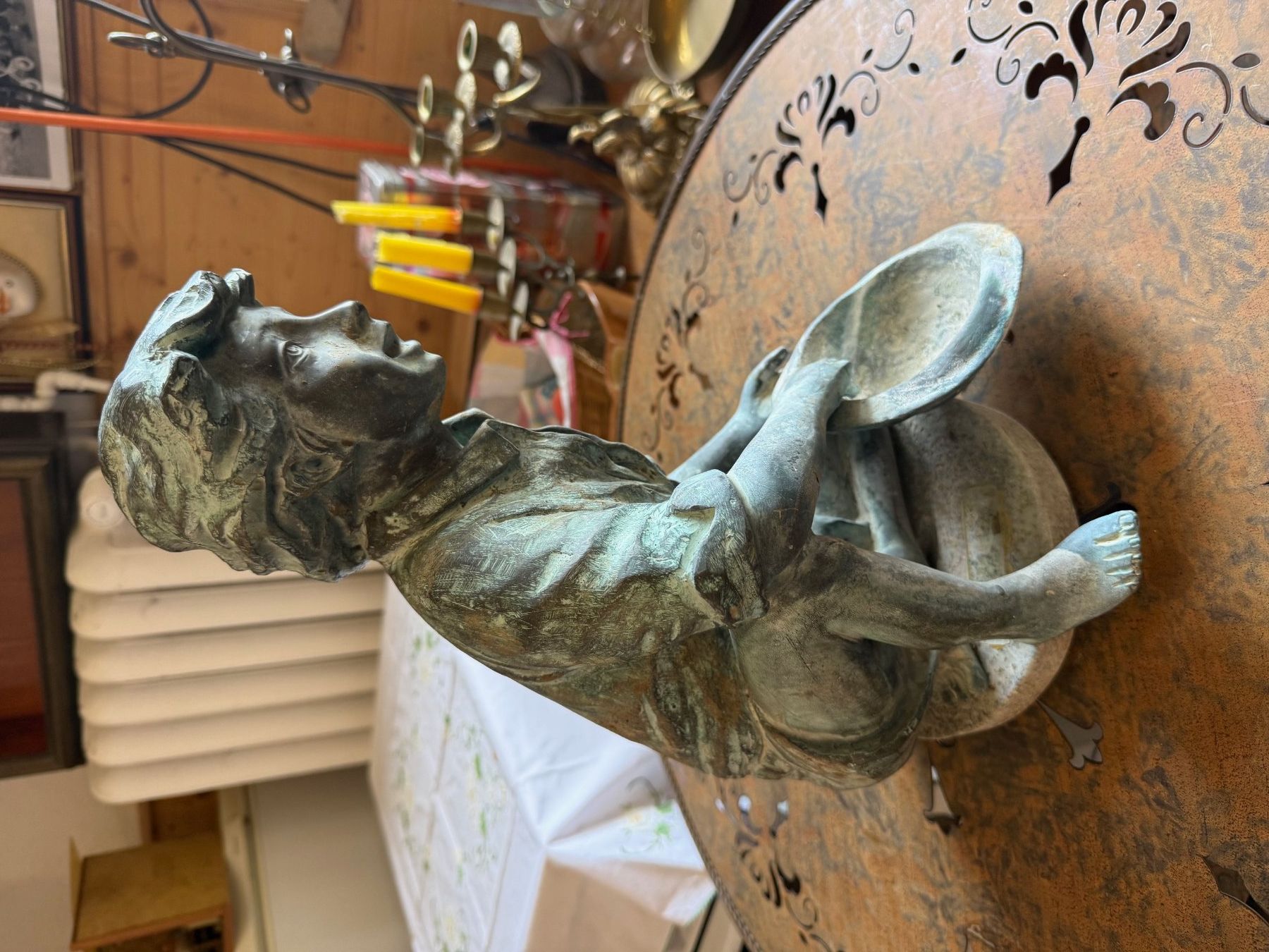 Statuette: Figur "Knabe mit Schale", Gartendeko vermutlich Bronze – Usato da Koblenz venduto da Kbaldinger 1