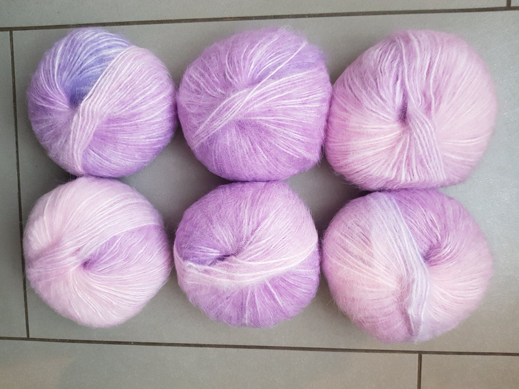 Lana: 6 x 50 Gramm Wolle 80% Nylon 20% – Usato da Frauenfeld venduto da Luna-Lia