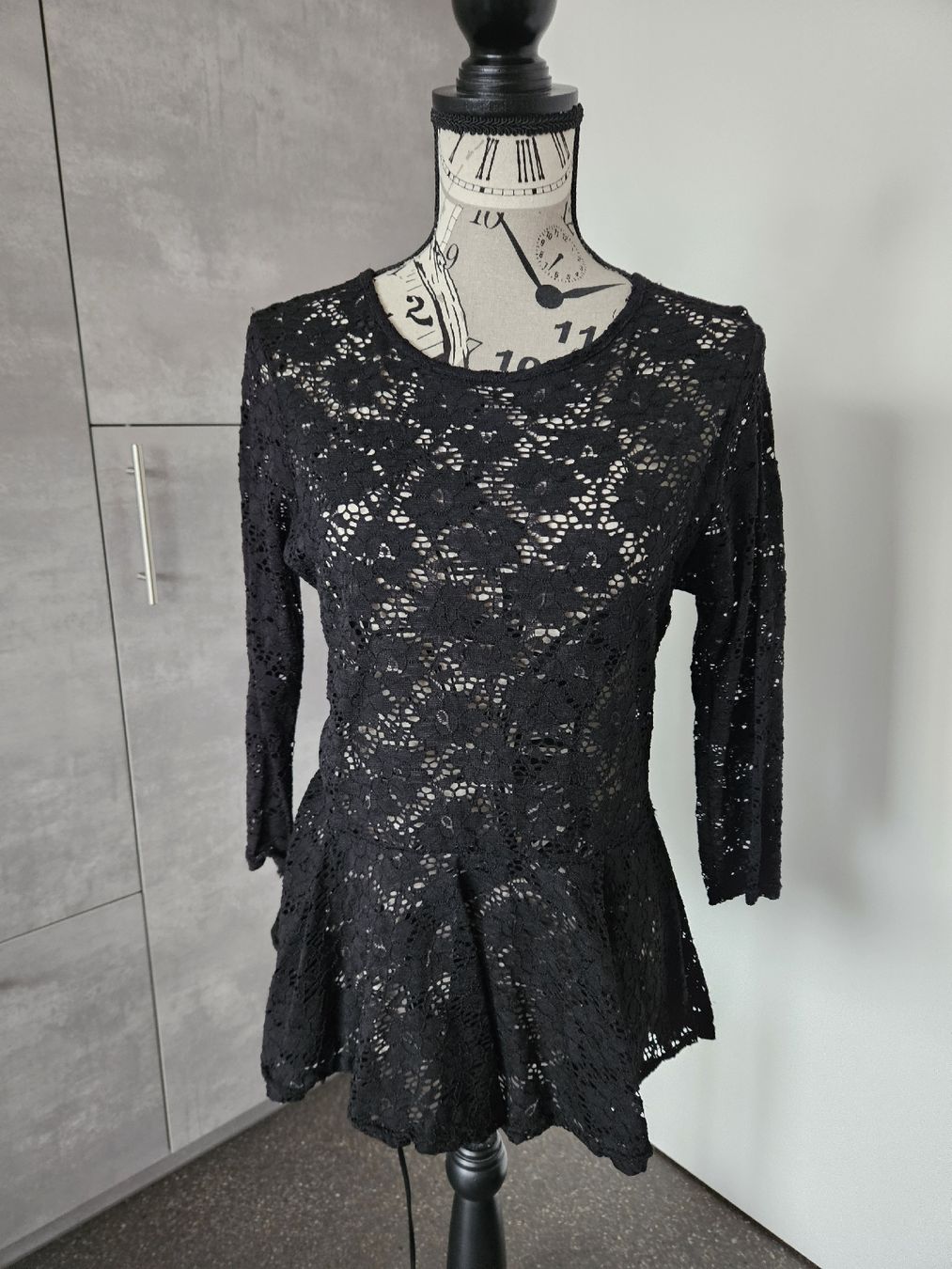 Gonne: Kleid Spitzen schwarz, ca Grösse 36 – Usato da Anwil venduto da tamoos