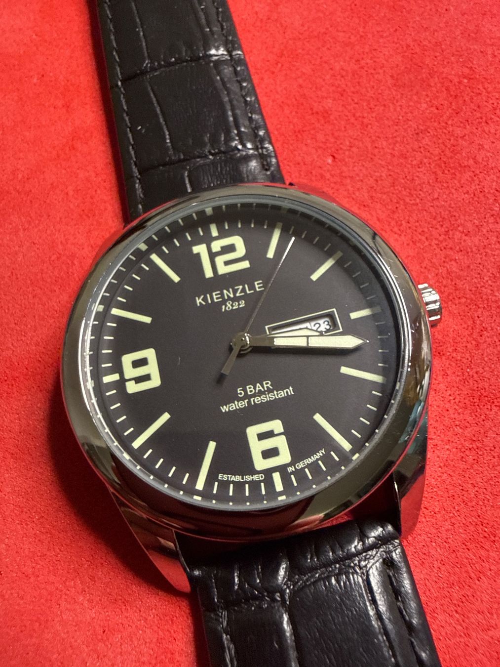 Kienzle Uhren: Kienzle Quarz 40 mm – Gebraucht aus Pfeffingen von Allhandelklgwatches