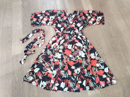 Kimonkleid von Tiche mit Blumenmuster, Grösse M