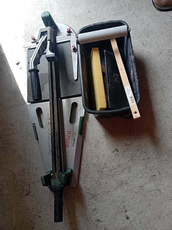Scies: Keramik  Bodenfliesen Schneider – D'occasion à Burgistein par Ernte 1