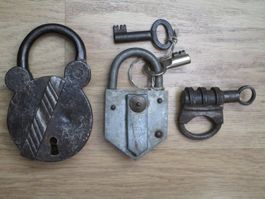 3 antike Vorhängeschlösser