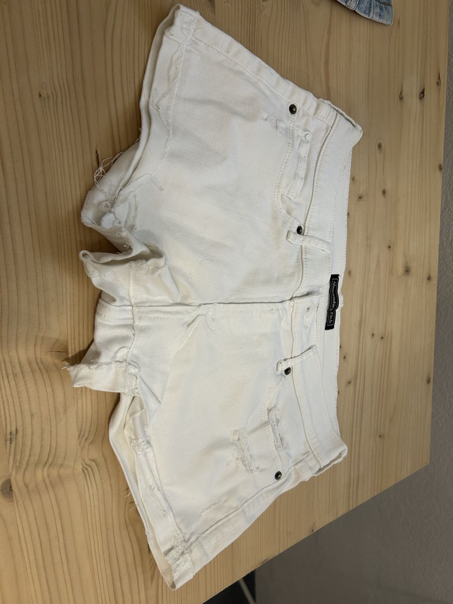 Jeans: hot pens – Usato da Zürich venduto da 11Zitronenfalter