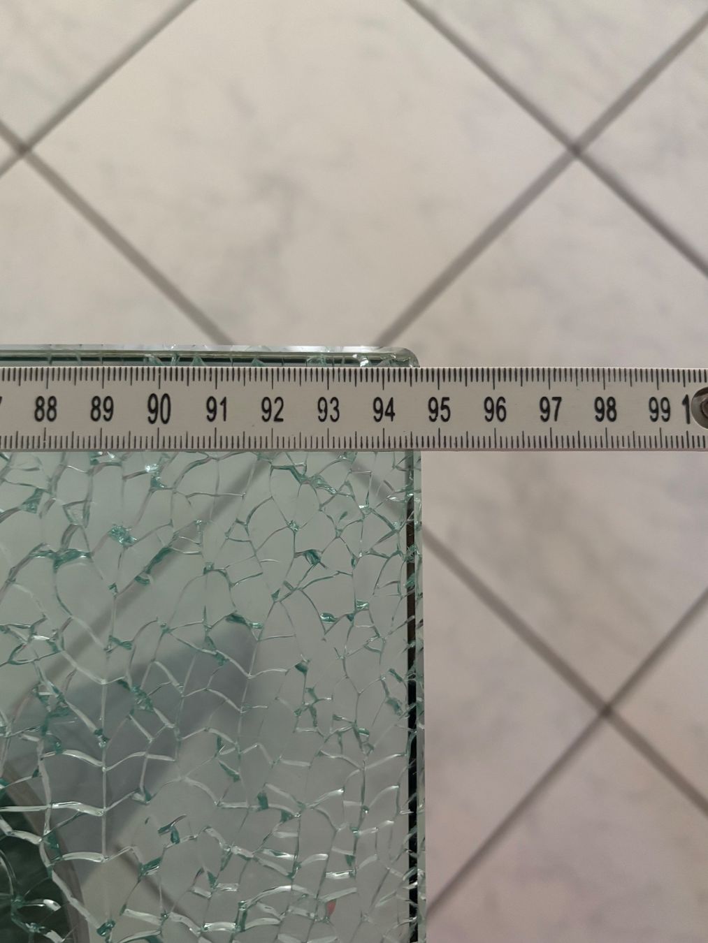 Tavoli: Moderner Chrash-Glastisch mit Chrombeinen - Top Zustand! – Usato da Urdorf venduto da leoale 7
