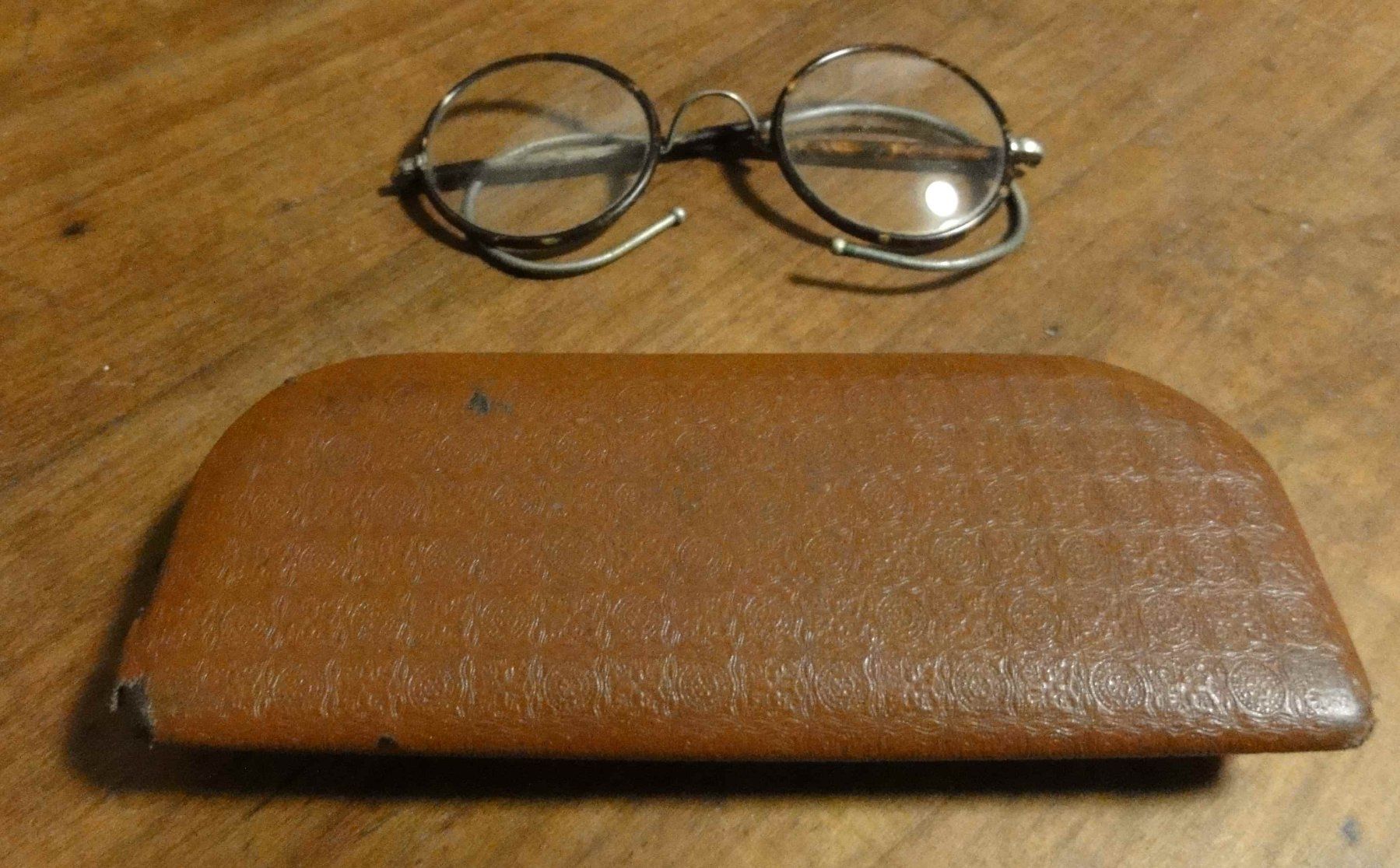 Occhiali & Lenti: Brille mit Etui, antik – Usato da Wohlen AG venduto da Flusslauf 5