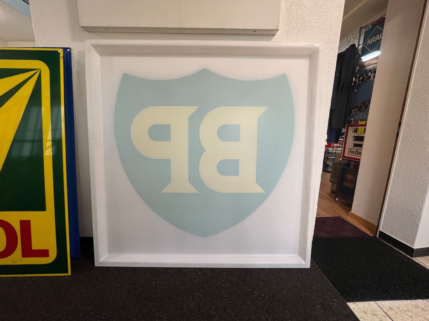 Insegne: BP - Leuchtreklame-Schild – Usato da Erlinsbach venduto da Stu-ff 7