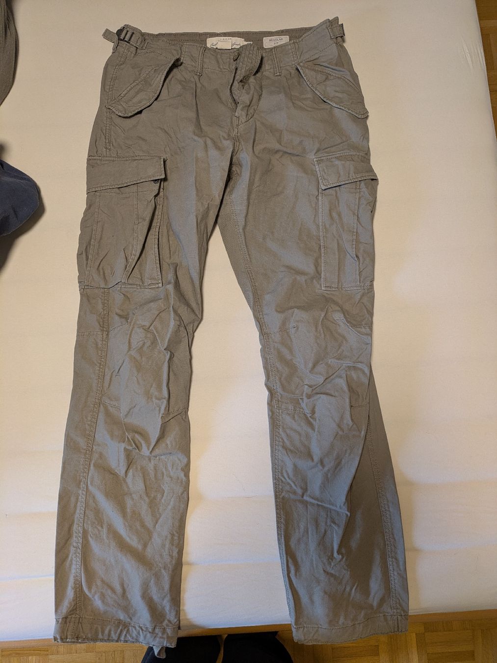Lotti di vestiti: 3 Hosen Gr. 32-34/30 – Usato da Bottmingen venduto da HyperionFalls
