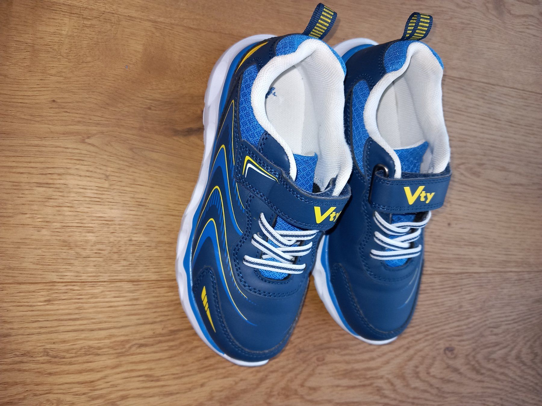 Schuhe für Jungen: Baskets taille 32 – Gebraucht aus Jouxtens-Mézery von Roxie2 3