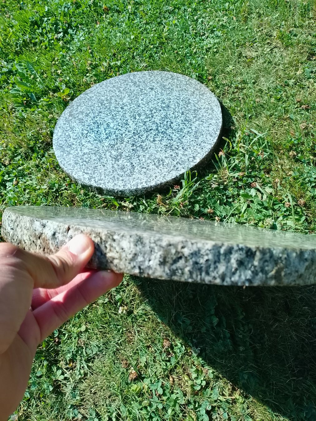 Pietre & tegole: Granit Gartenplatten 27 Stück, Rund 40 cm d – Usato da Erlen venduto da mon_78hm