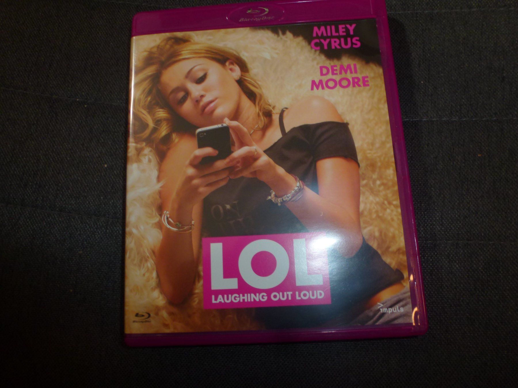 Tutti i DVDs: LOL - Laughing out Loud (BLU-RAY) – Usato da Olten venduto da Disc-Verkauf