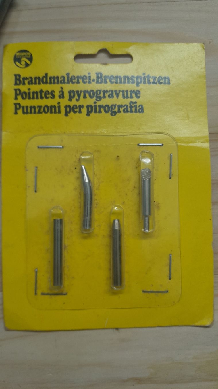 Tutti gli attrezzi: Fer à pyrogravure avec accessoires, état d'usage – Usato da Poliez-Pittet venduto da wilmout3 1