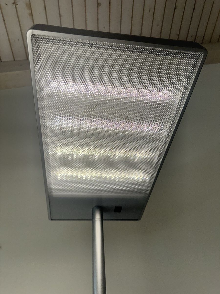Lampade: LED Standleuchte - Stehleuchte Büro – Usato da Wangen SZ venduto da Jaay_Sky 1