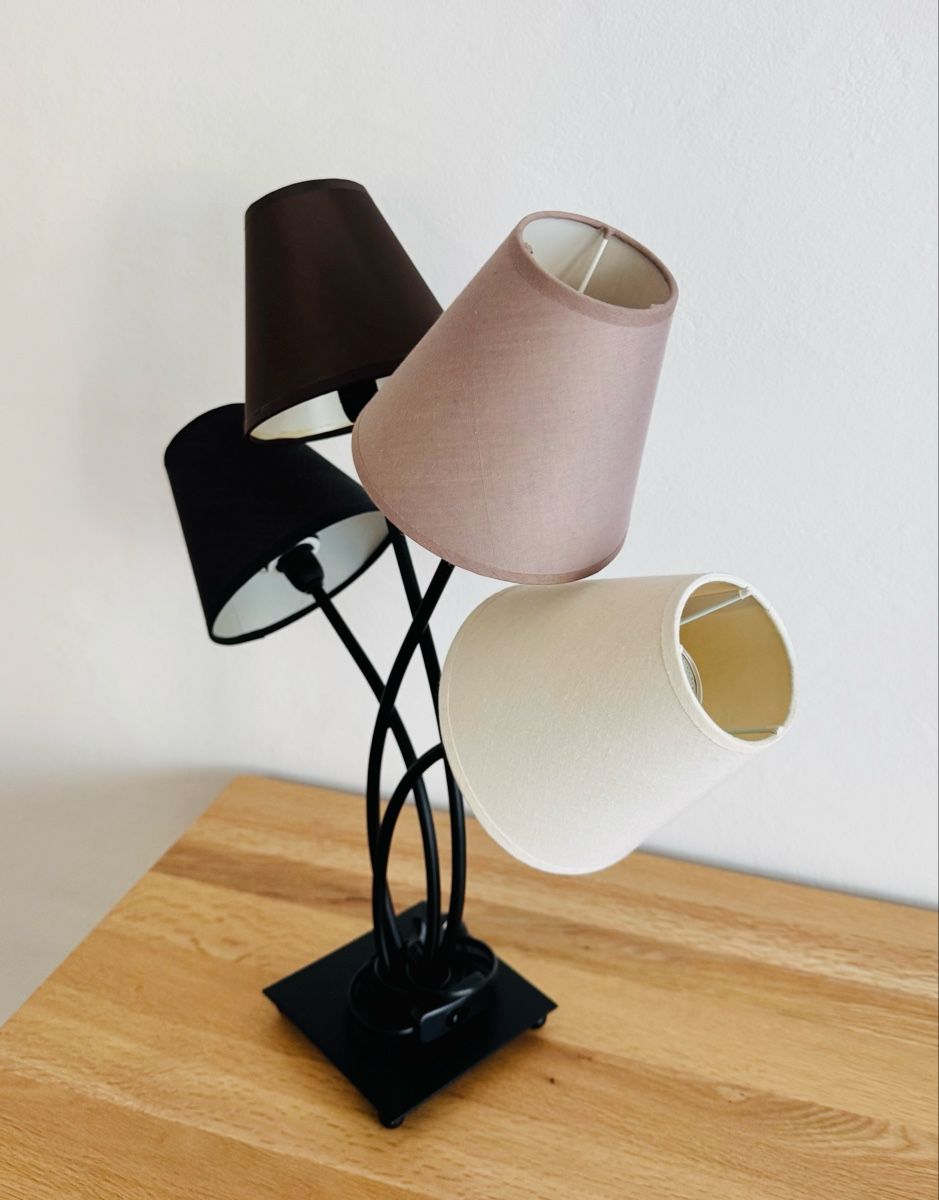 Lampade: Tischlampe mit 4 Lampenschirme – Nuovo (secondo la descrizione) da Bubikon venduto da Sleiket 2