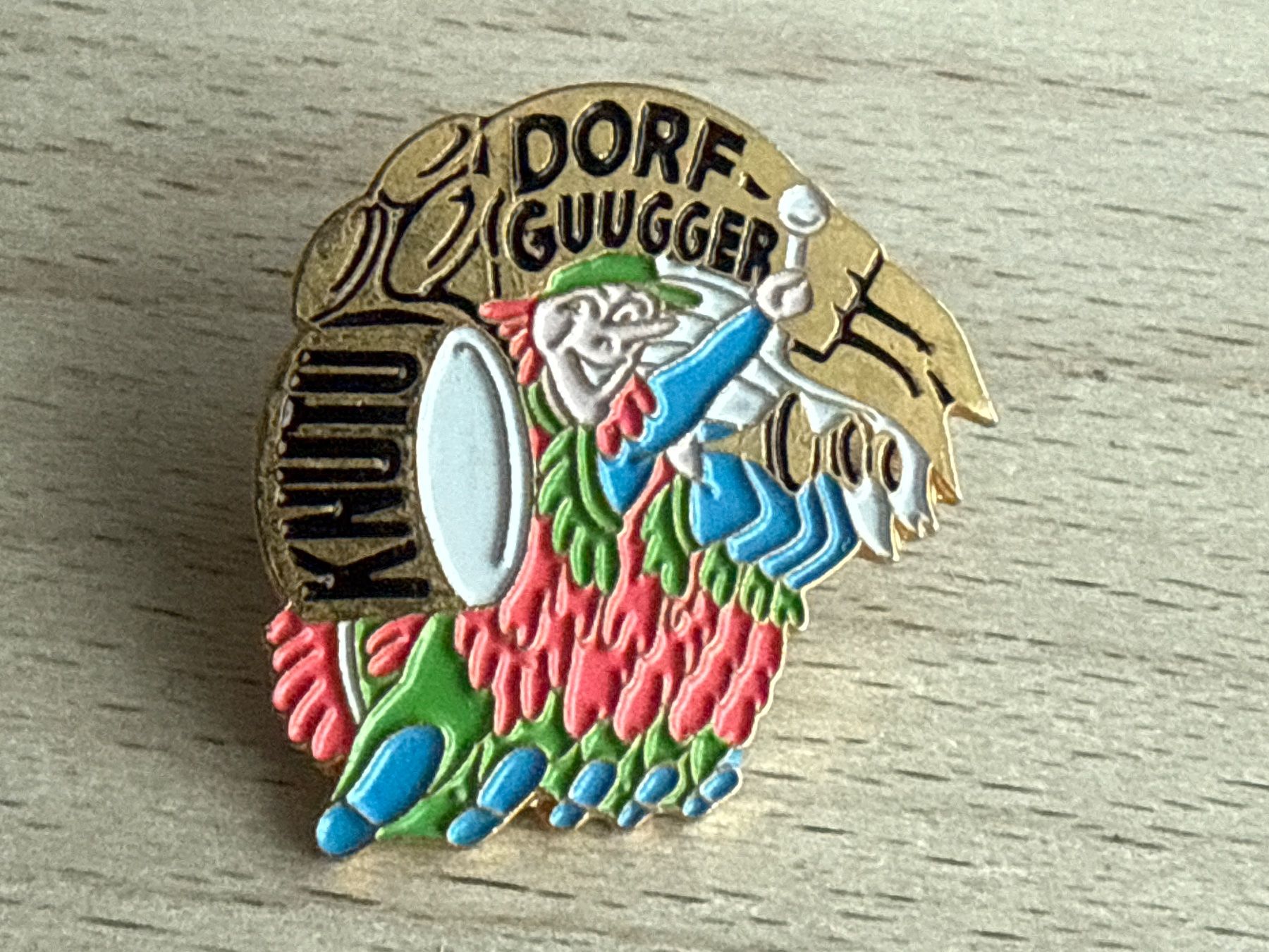 Plaketten & Abzeichen: Pin  Dorf-Guugger Knutu – Gebraucht aus Glattbrugg von Schweigmatt