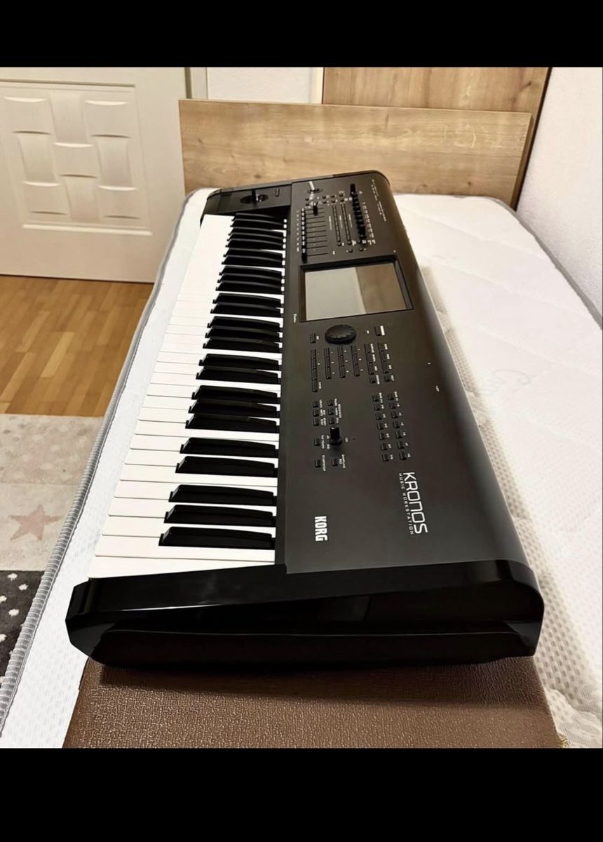 Korg Musikinstrumente: Korg Kronos – Gebraucht aus Glarus von B2K