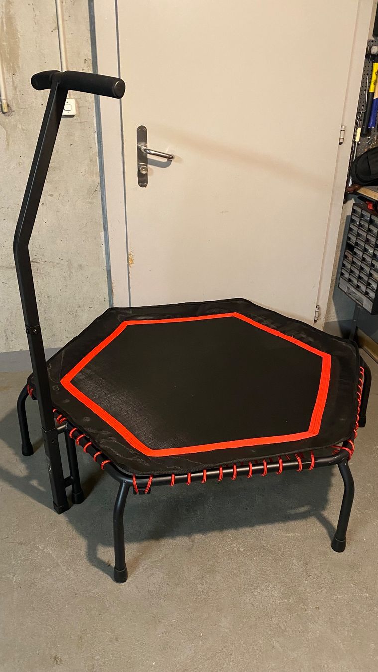 Trampolini: Trampolin mit Haltestange – Usato da Oberriet SG venduto da shanis