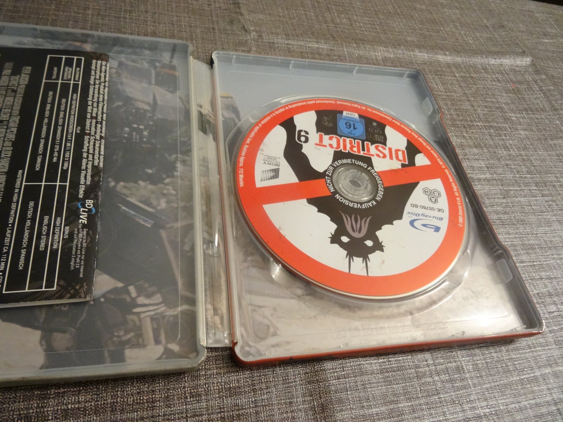 Tutti i DVDs: District 9 - Limited Steelbook Edition Blu-ray – Usato da Olten venduto da Disc-Verkauf 1