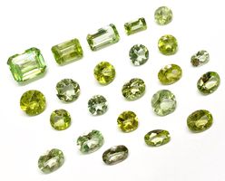Dès 1.- Fr. - 23x Péridots 10.11 ct  - CERTIFICAT 1'200.- Fr