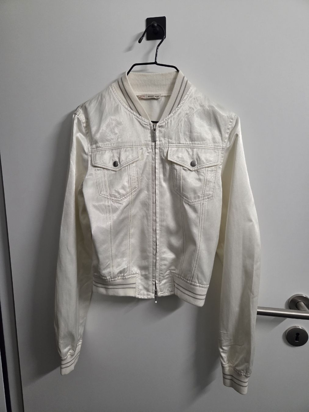 Jacken: Schöne crèmefarbene Jacke Gr. 34 – Gebraucht aus Kriens von ..stx..