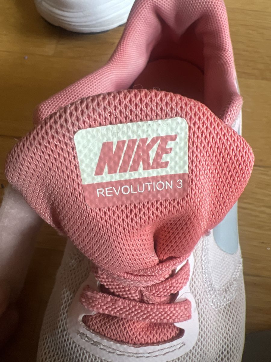 Nike Scarpe per ragazze: Nike Revolution 3 Mädchen Turnschuhe Gr. 31.5 – Usato da Zürich venduto da Salsera79 6