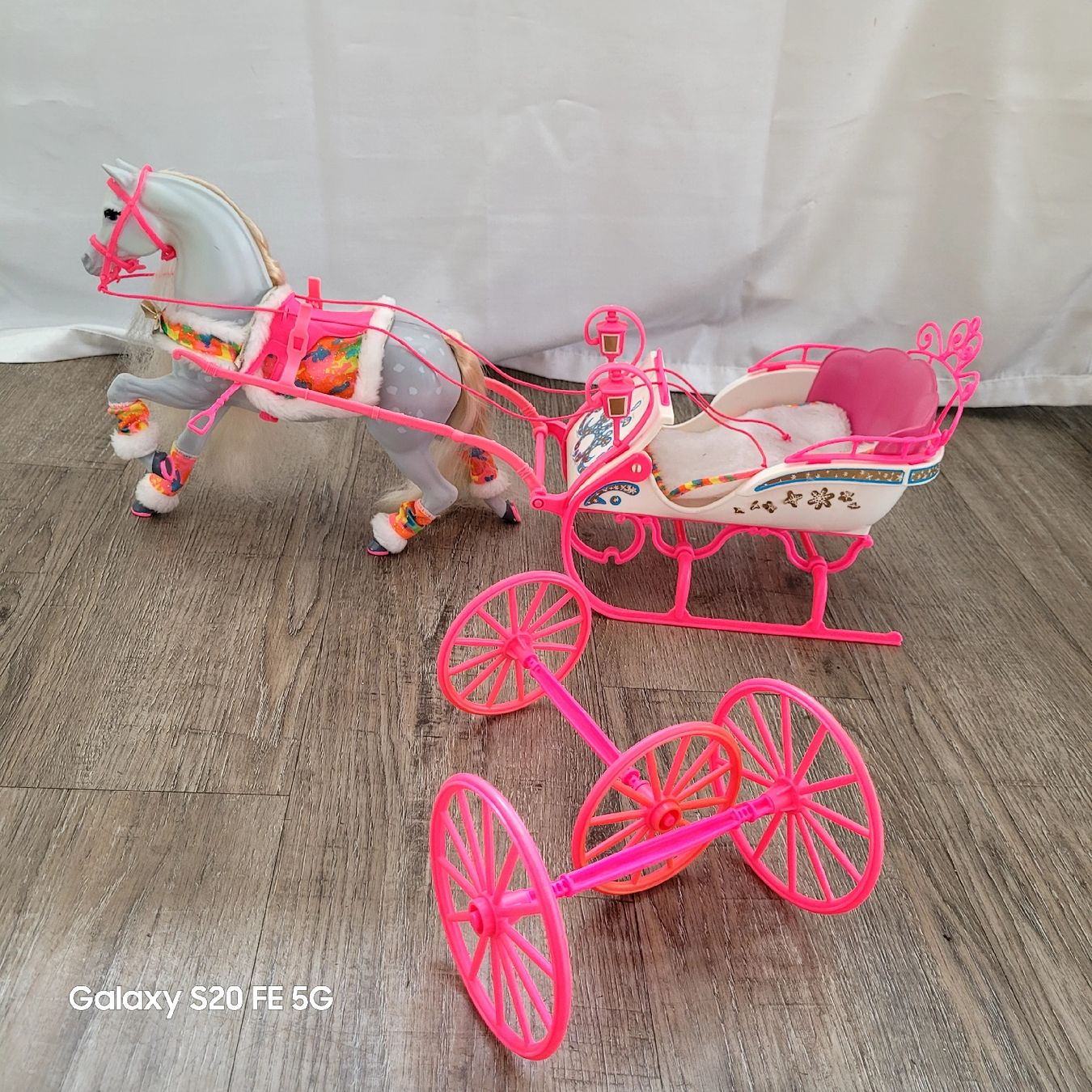 Jouets: Barbie Pferd Blizzard mit Kutsche/Schlitten – D'occasion à Niederbuchsiten par klengyel 8