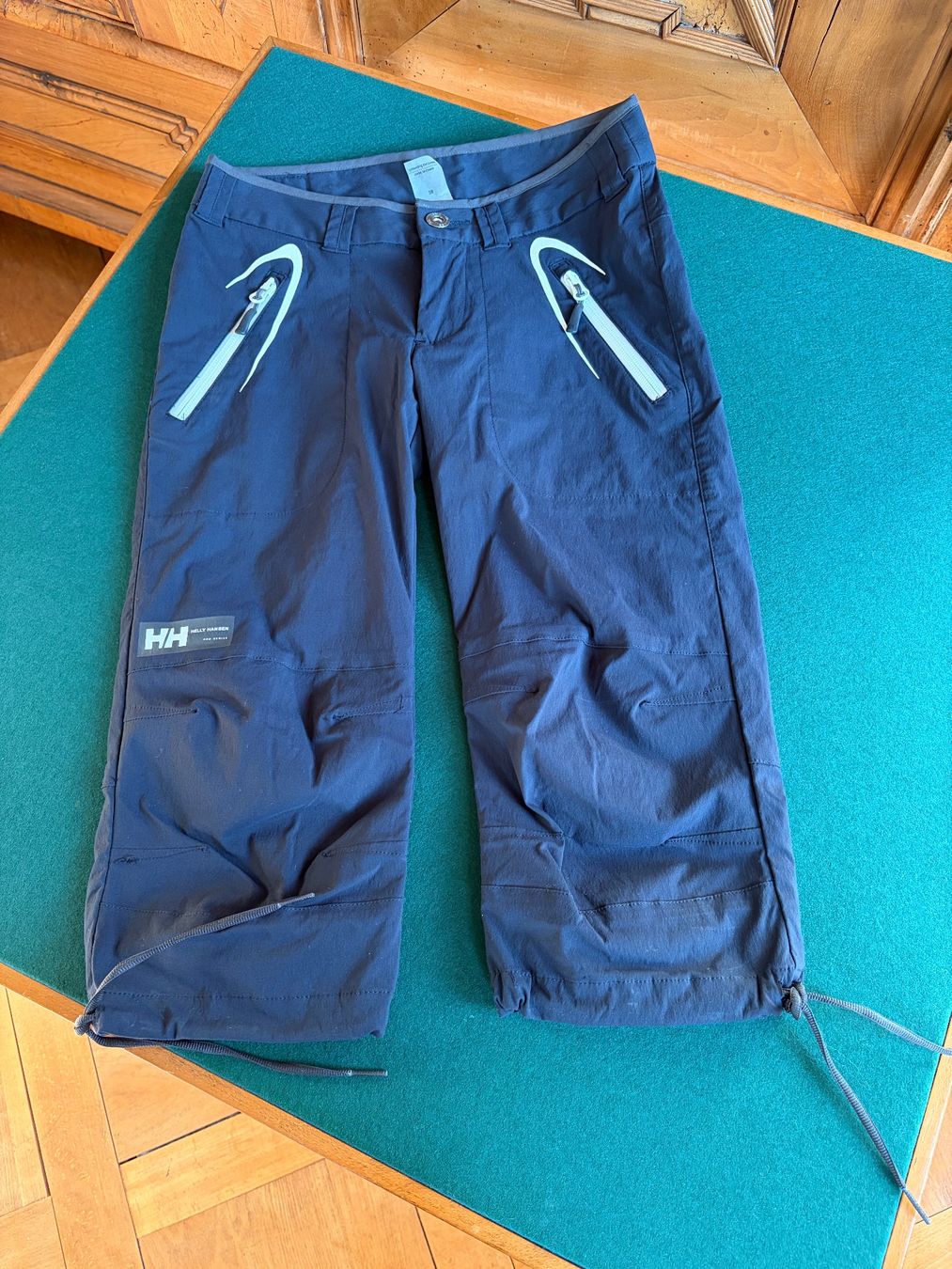 Helly Hansen Hosen: HELLY HANSEN  Capri hose  Gr. 26 Zustand: Perfekt – Gebraucht aus Interlaken von Bona55 3