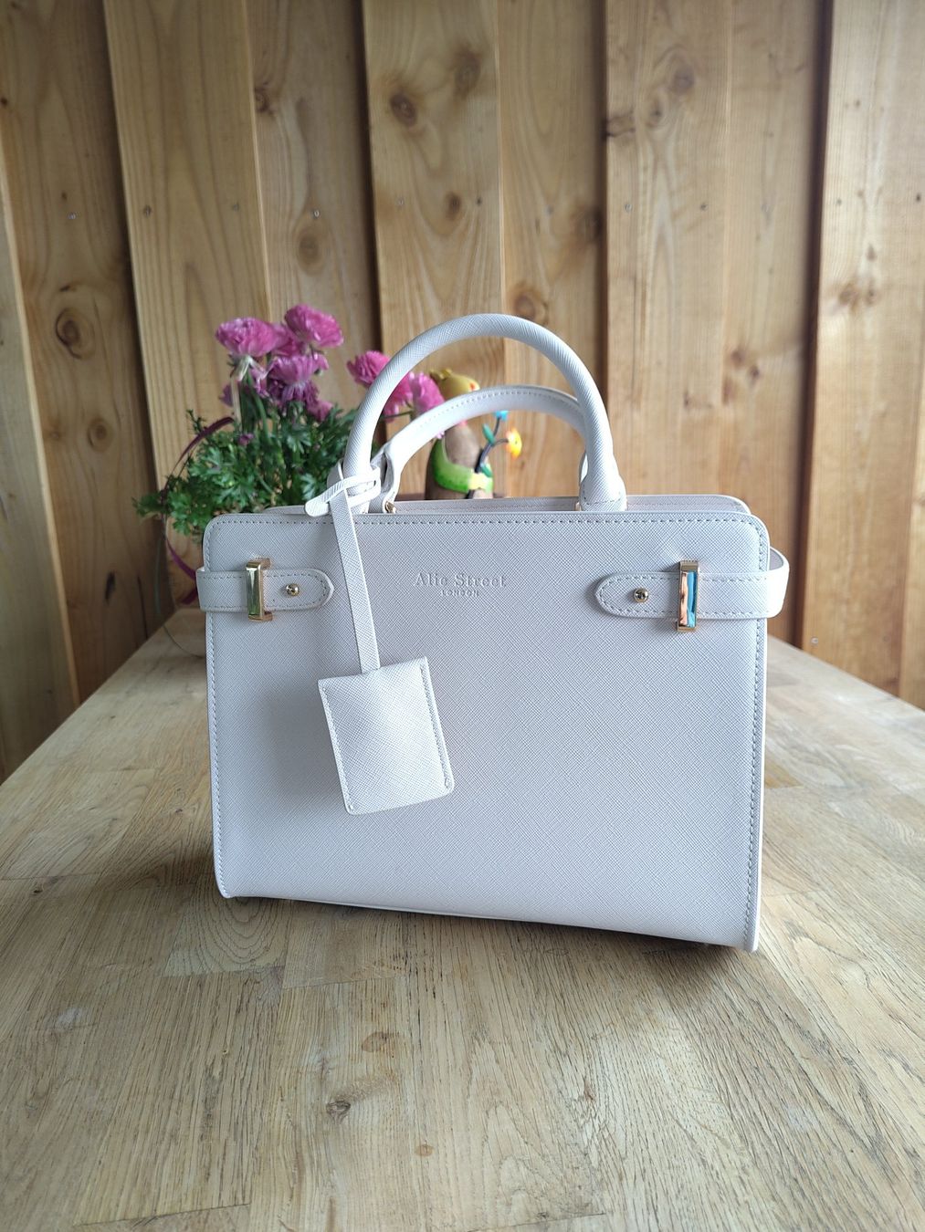 Borse da donna: Sac à main blanc beige – Nuovo (secondo la descrizione) da Courrendlin venduto da fluryv2