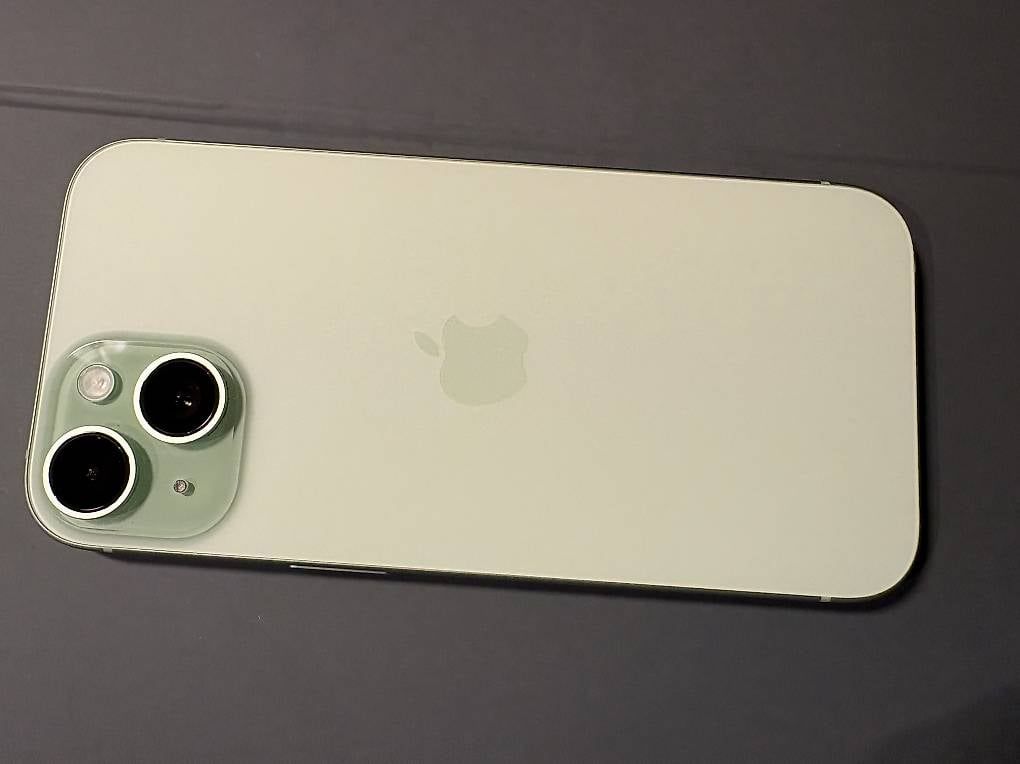 Apple Telefoni cellulari / Smartphones: iPhone 15 128Gb grün – Usato da Bassersdorf venduto da Mr.SpecialPrice 1