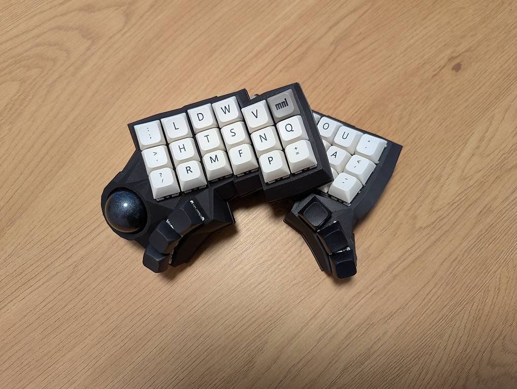 Tastiere: Ergonomische Tastatur mit Trackball – Usato da Olten venduto da Aramkeebs 1