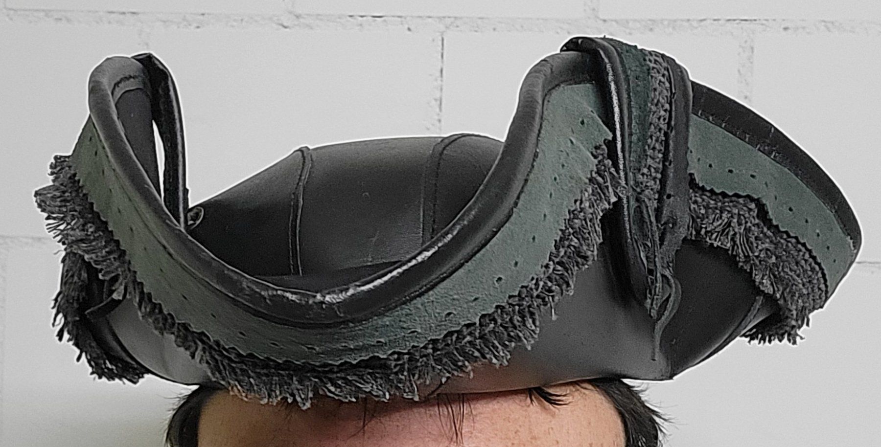 Hüte, Mützen & Caps: Ledener Dreispitz – Gebraucht aus Aarau Rohr von torgath 5