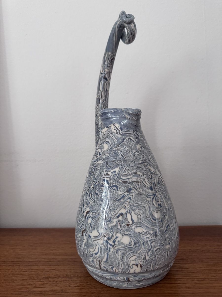 Caraffe: Pichet vintage en faïence de Roanne, circa 1950 – Usato da Vésenaz venduto da Angela.C3 4