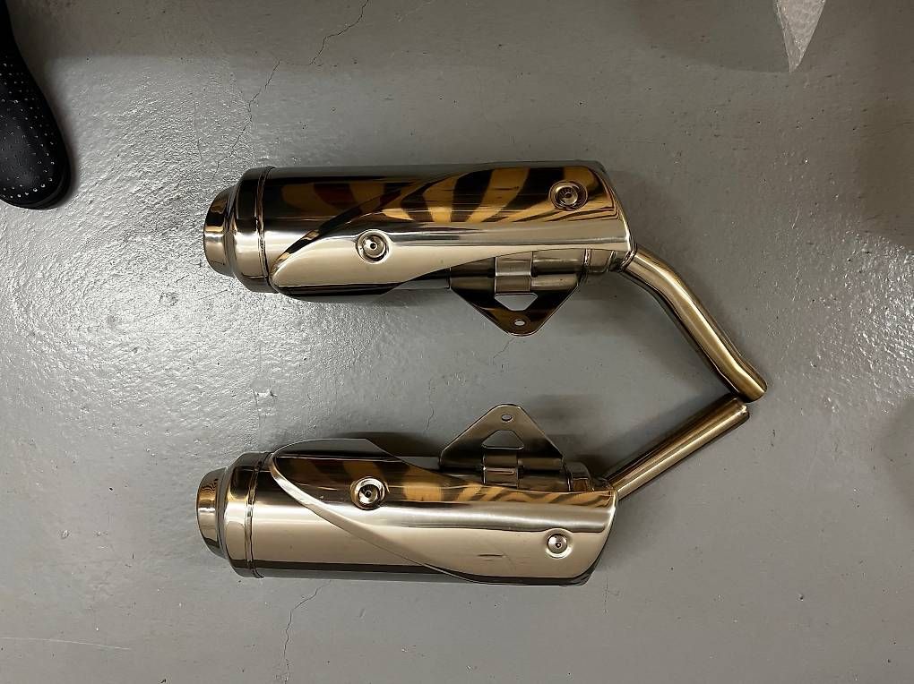 Triumph Échappements: Endschalldämpfer Triumph Street Triple 2009 – Neuf (Voir description) à Baar par tiggalot 2